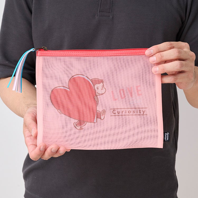 おさるのジョージ　フラットメッシュポーチ　ポーチ　雑貨　ハート　動物